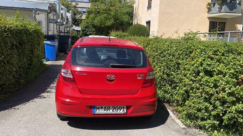 Schwarz Gebraucht 2009 Hyundai i30 Style Kombi | 2.900 € (Guter Preis) - Bild 1/4