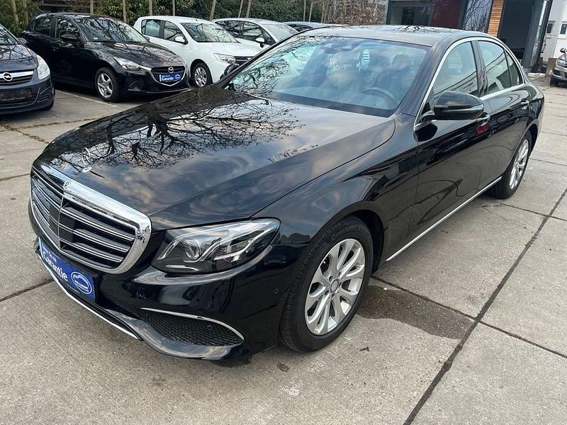 Gebraucht Mercedes E220 194 PS (142 kW) 2017 Schwarz Limousine
