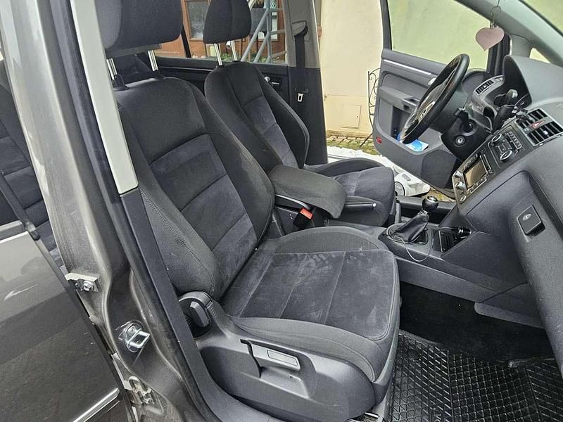 Gebraucht VW Touran Highline 140 PS (102 kW) 2011 Van / Kleinbus