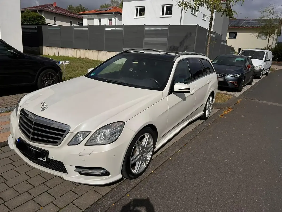 Gebraucht Mercedes E350 Avantgarde 265 PS (194 kW) 2013 Weiß Kombi