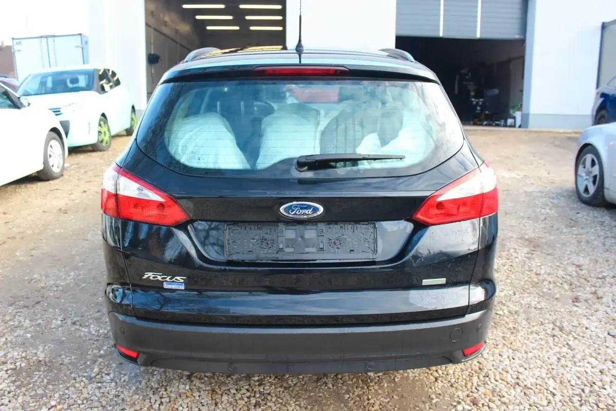 Używany Ford Focus SYNC Edition 125 KM (91 kW) 2014 Czarny Kombi