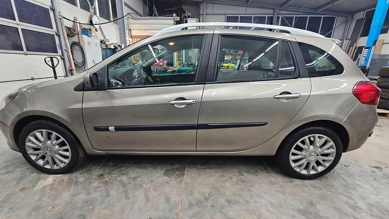 Braun Gebraucht 2008 Renault Clio GrandTour Dynamique Kombi | 1.700 € (Guter Preis) - Bild 1/4