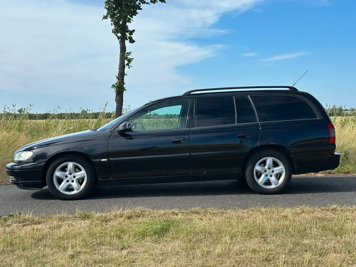 Gebraucht Opel Omega 150 PS (110 kW) 2003 Schwarz Kombi