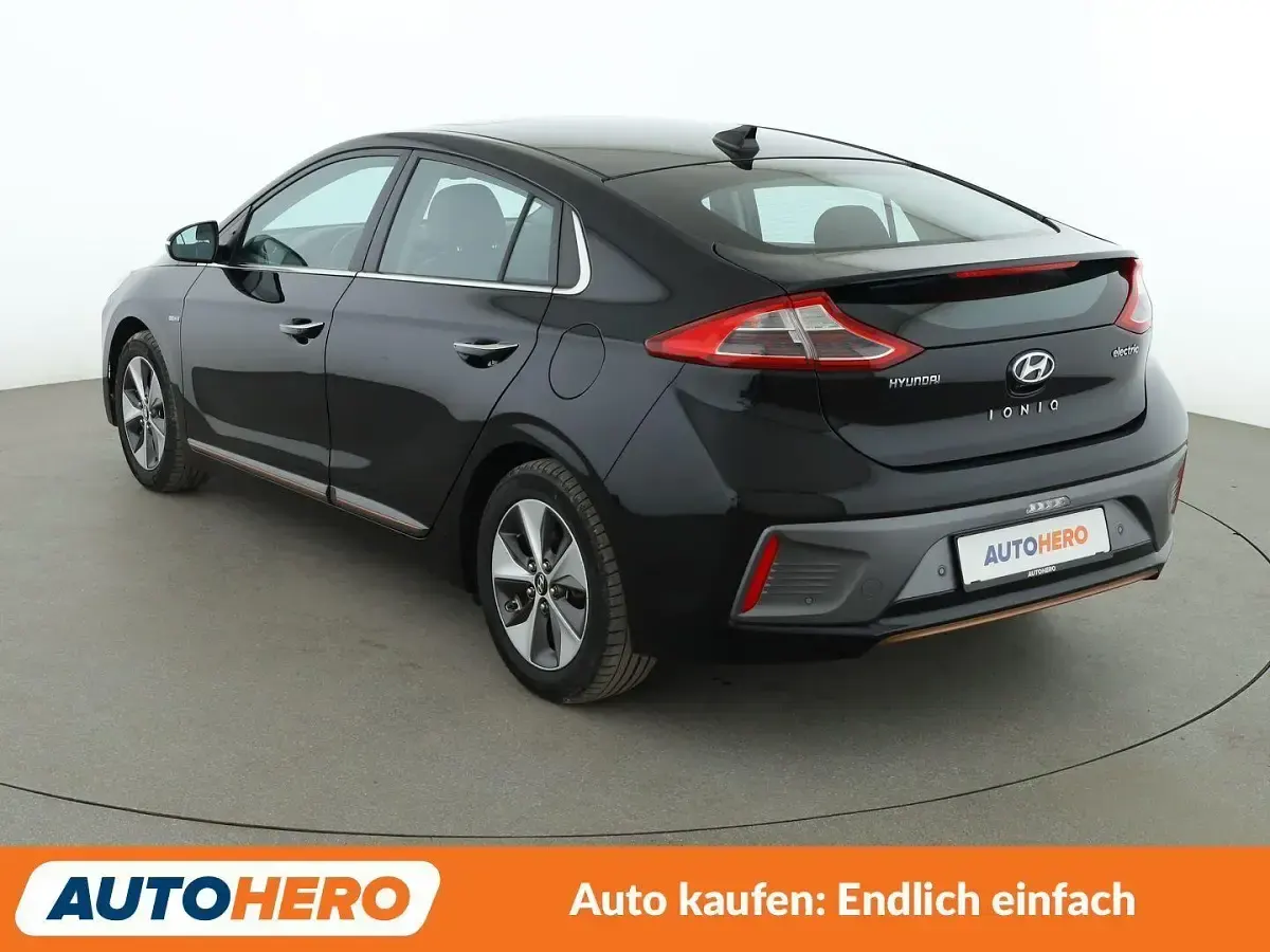 Gebraucht Hyundai Ioniq Premium 88 kW (120 PS) 2018 Schwarz Kleinwagen