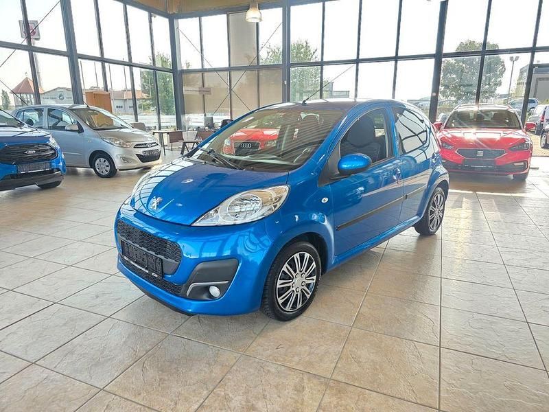 Blau Gebraucht 2012 Peugeot 107 Active Kleinwagen | 6.980 € (Fairer Preis) - Bild 1/4