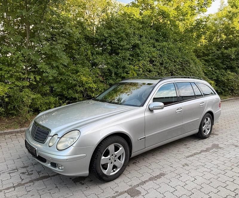 Grau Gebraucht 2004 Mercedes E270 Kombi | 2.900 € (Guter Preis) - Bild 1/4