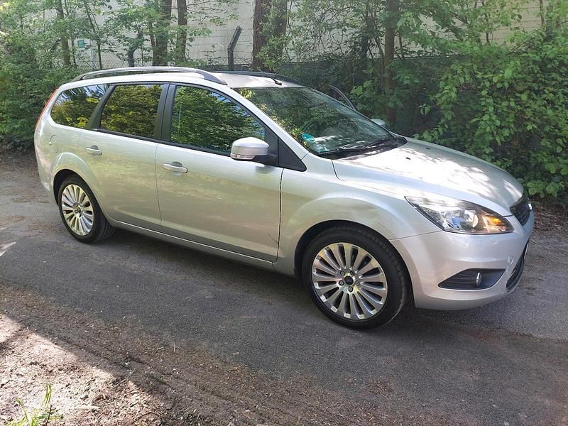 Usata Ford Focus 108 CV (79 kW) 2010 Argento Station wagon