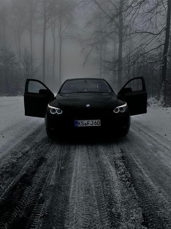 Schwarz Gebraucht 2007 BMW 525 Limousine | 6.666 € (Fairer Preis) - Bild 1/4