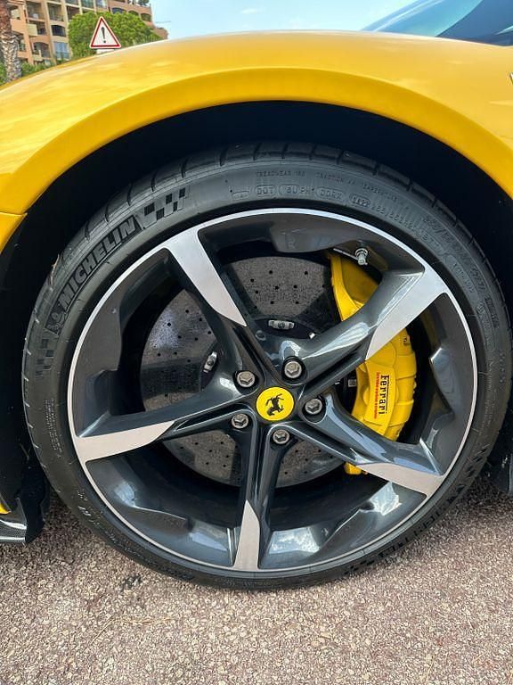 Gebraucht Ferrari SF90 1000 PS (735 kW) 2022 Gelb Cabrio