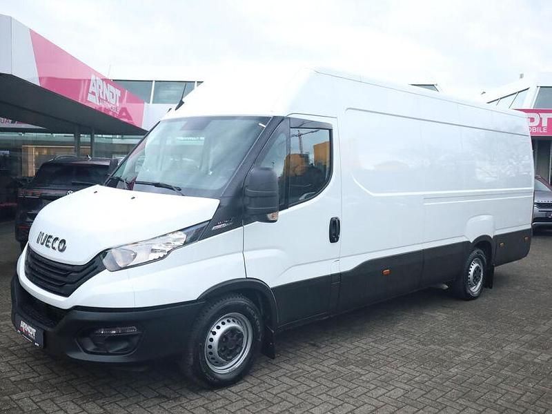 Gebraucht Iveco Daily 155 PS (114 kW) 2024 Weiß ic 194 Limousine