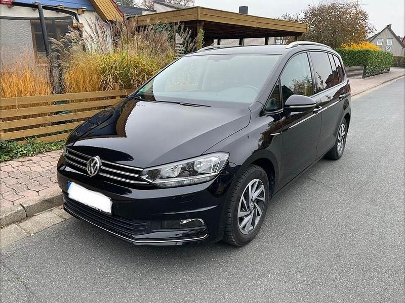Schwarz Gebraucht 2018 VW Touran Sound Van / Kleinbus | 16.900 € (Fairer Preis) - Bild 1/4