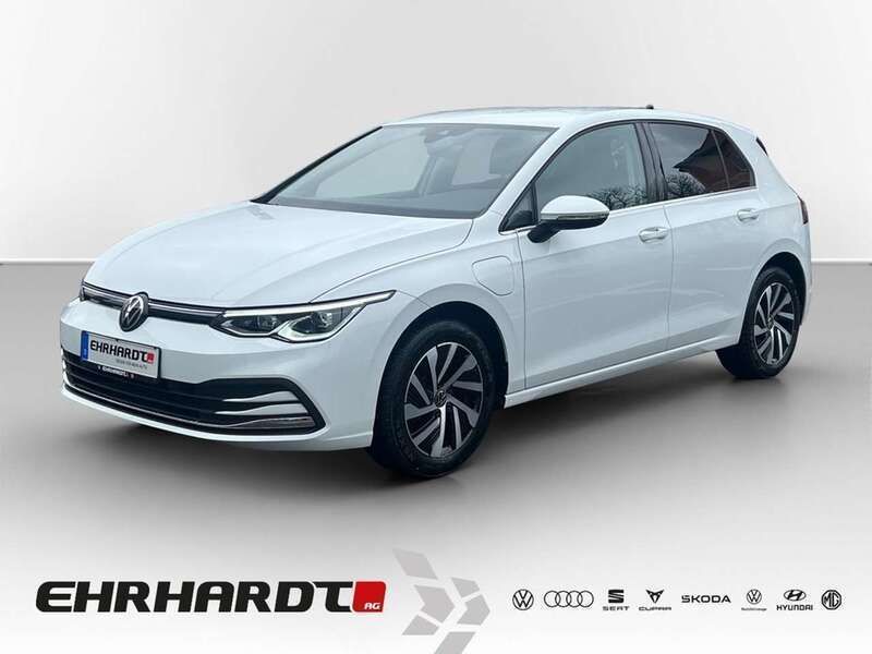 Weiß Gebraucht 2022 VW Golf VIII Style Kleinwagen | 26.990 € (Fairer Preis) - Bild 1/4