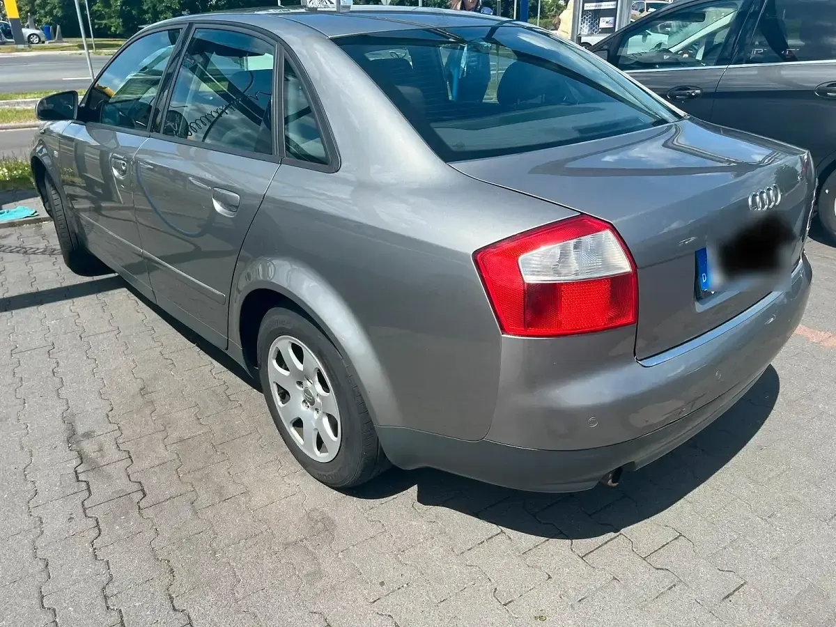 Gebraucht Audi A4 130 PS (95 kW) 2003 Grau Limousine