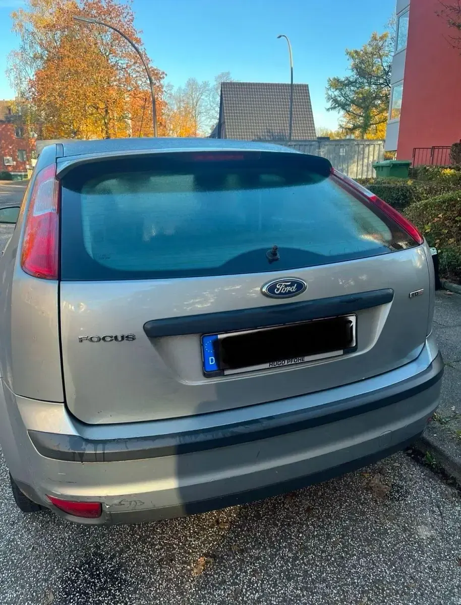 Gebraucht Ford Focus 90 PS (66 kW) 2005 Grau Limousine