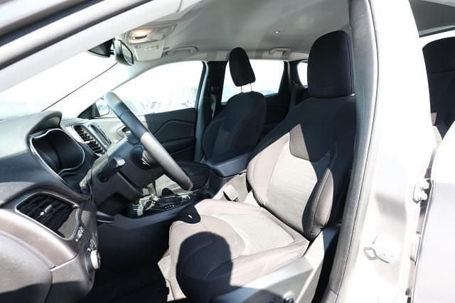 Gebraucht Jeep Cherokee 194 PS (142 kW) 2020 Billet silver billet silver SUV