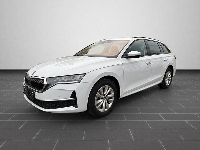 Moonweiß perleffekt (metallic) Gebraucht 2025 Skoda Octavia Limousine | 29.500 € (Guter Preis) - Bild 1/1
