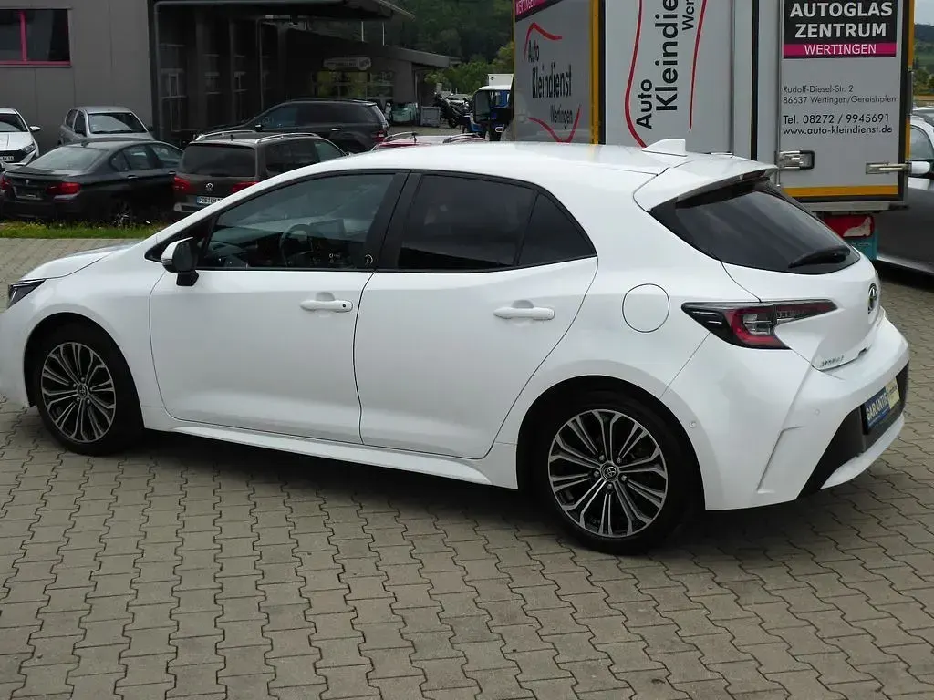 Gebraucht Toyota Corolla Team 116 PS (85 kW) 2022 Weiß Limousine