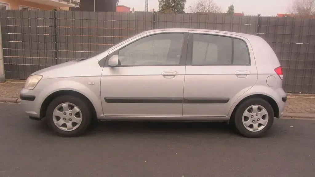 Gebraucht Hyundai Getz 63 PS (46 kW) 2003 Silber Kleinwagen