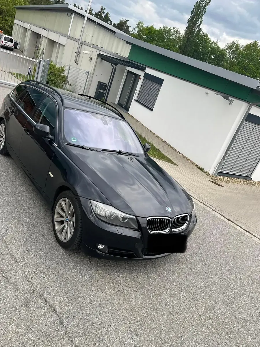 Gebraucht BMW 325 218 PS (160 kW) 2009 Schwarz Kombi