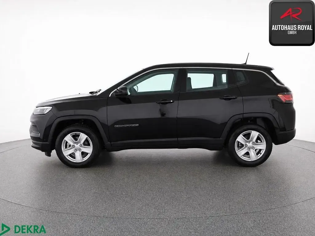 Neu Jeep Compass Altitude 131 PS (96 kW) 2025 Schwarz SUV