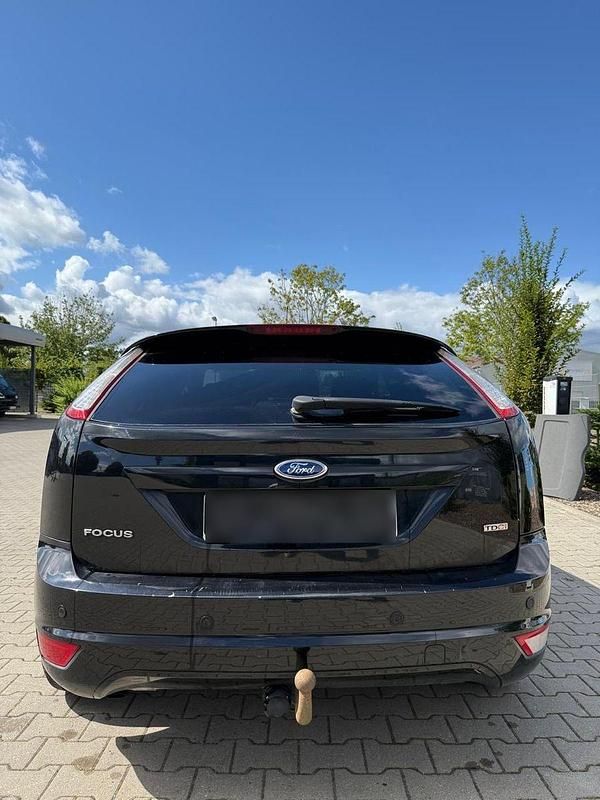 Gebraucht Ford Focus Titanium 109 PS (80 kW) 2011 Schwarz Kombi