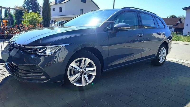 Grau Gebraucht 2022 VW Golf VIII Life Kombi | 20.000 € (Guter Preis) - Bild 1/4