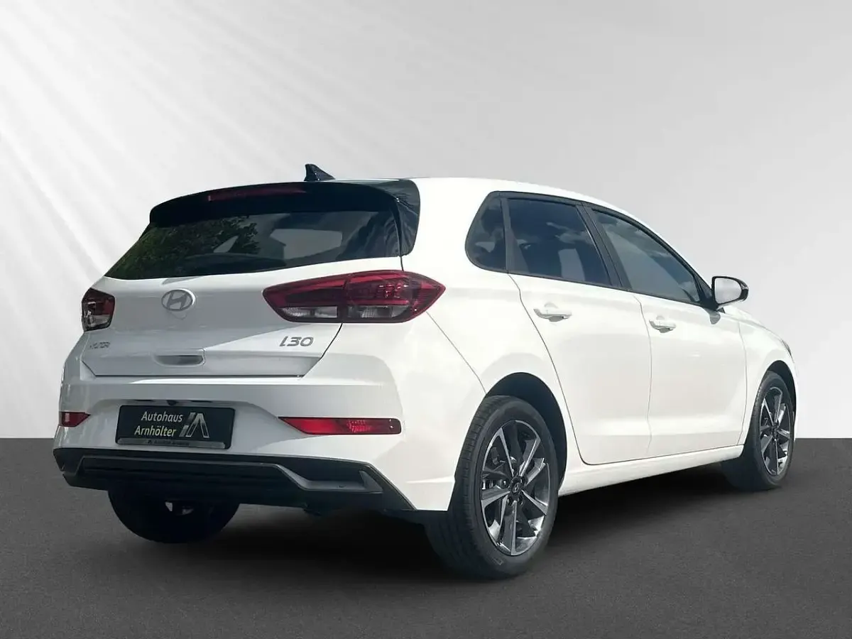 Neu Hyundai i30 Trend 150 PS (110 kW) 2026 Atlas white / sol Limousine