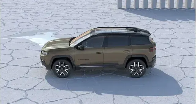 Gebraucht Jeep Compass 156 kW (213 PS) 2025 Grün (amazonia green mit dach in vulcano black) SUV