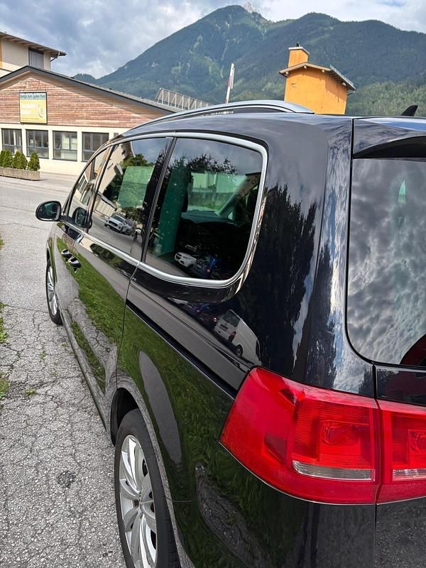 Gebraucht VW Sharan 177 PS (130 kW) 2013 Schwarz Van / Kleinbus