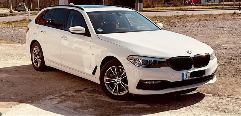 Weiß Gebraucht 2017 BMW 520 Sport Line Kombi | 18.600 € (Guter Preis) - Bild 1/4
