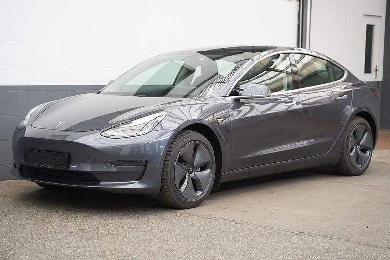 Gebraucht Tesla Model 3 Standard Range 239 kW (325 PS) 2019 Grau Limousine