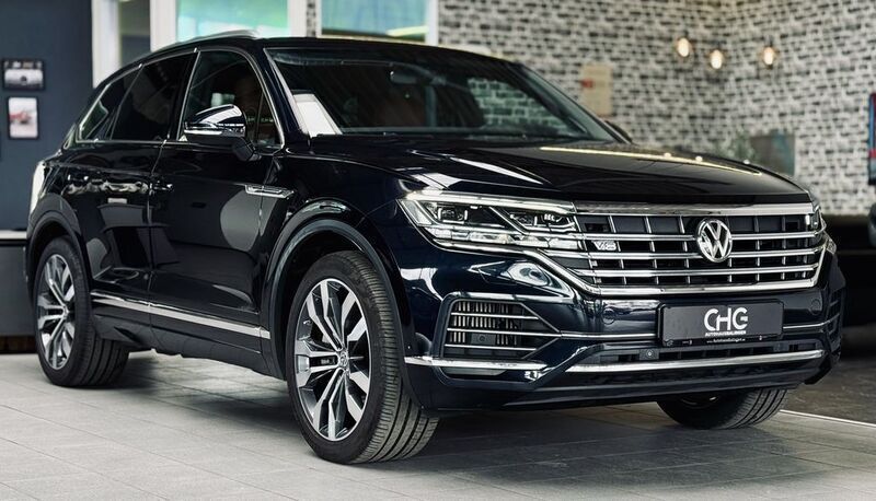 Moonlight blue perleffekt Gebraucht 2019 VW Touareg Atmosphere SUV | 47.690 € (Superpreis) - Bild 1/4