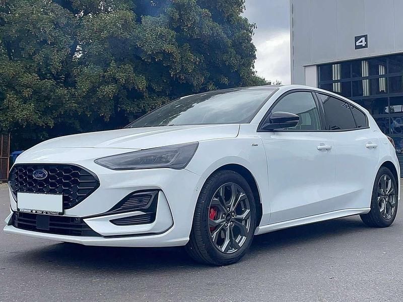 Gebraucht Ford Focus ST-Line 125 PS (91 kW) 2025 Frozen white Kleinwagen