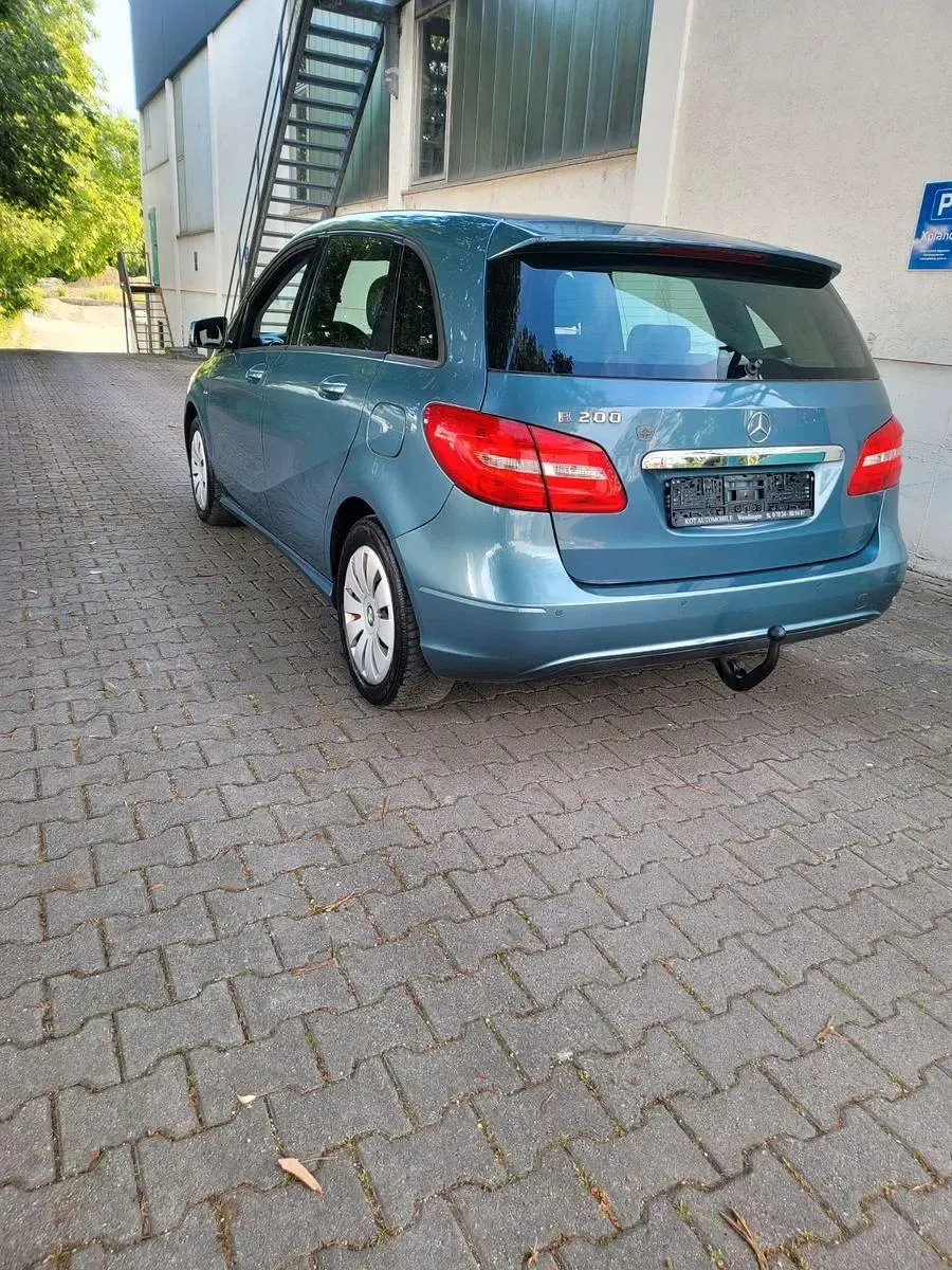 Gebraucht Mercedes B200 Edition 156 PS (114 kW) 2012 Blau Kleinwagen