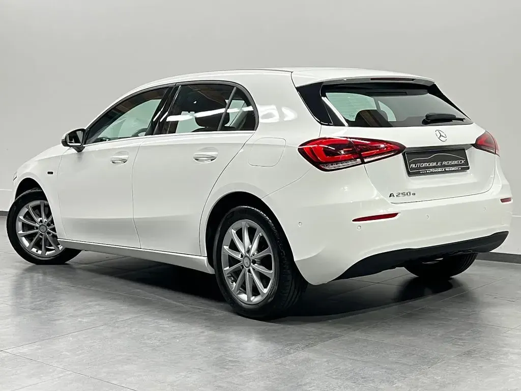 Gebraucht Mercedes A250 Style 218 PS (160 kW) 2021 Weiß Limousine