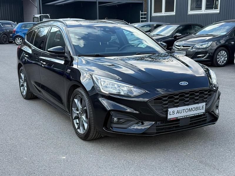 Gebraucht Ford Focus ST-Line X 155 PS (114 kW) 2020 Schwarz Kombi