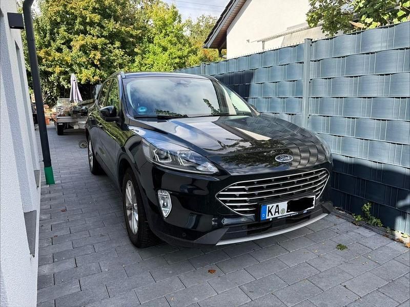 Gebraucht Ford Kuga Titanium 152 PS (111 kW) 2021 Schwarz SUV