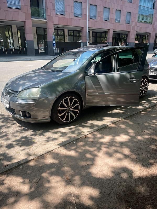 Grau Gebraucht 2007 VW Golf V Sport Kleinwagen | 4.500 € (Etwas zu teuer) - Bild 1/4
