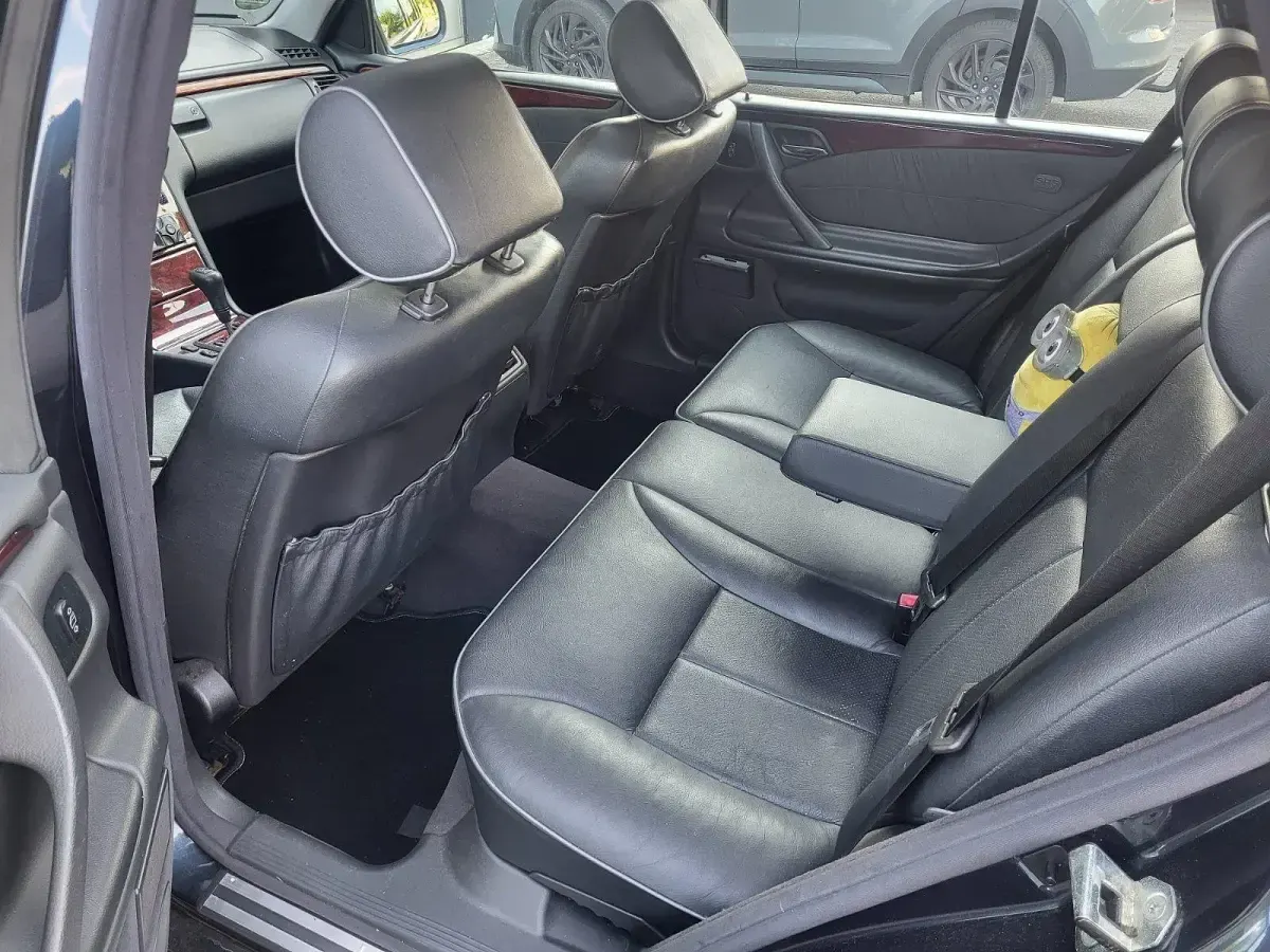 Gebraucht Mercedes E320 225 PS (165 kW) 1999 Schwarz Kombi