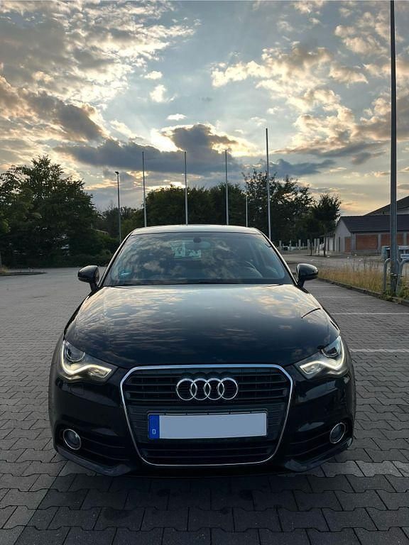 Gebraucht Audi A1 Attraction 86 PS (63 kW) 2014 Schwarz Kleinwagen