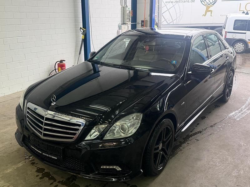 Gebraucht Mercedes E350 265 PS (194 kW) 2010 Schwarz Limousine