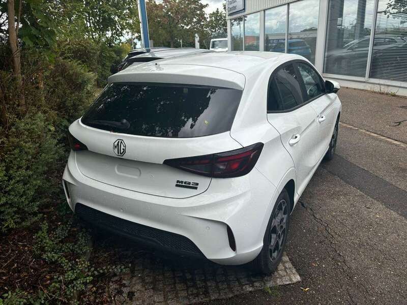 Gebraucht MG MG3 Luxury 194 PS (142 kW) 2024 Dover white Kleinwagen