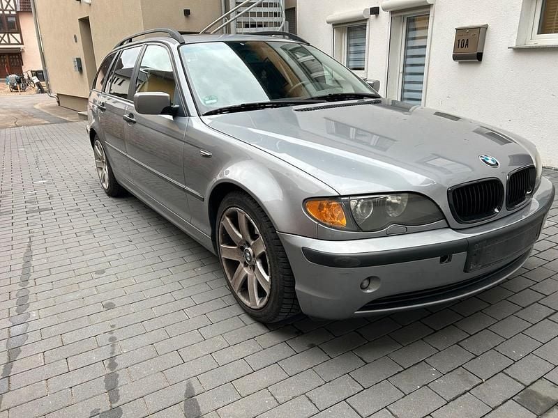 Gebraucht BMW 318 143 PS (105 kW) 2003 Grau Kombi