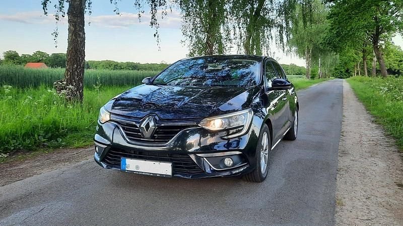 Schwarz Gebraucht 2018 Renault Mégane IV LIMITED Limousine | 7.100 € (Fairer Preis) - Bild 1/4