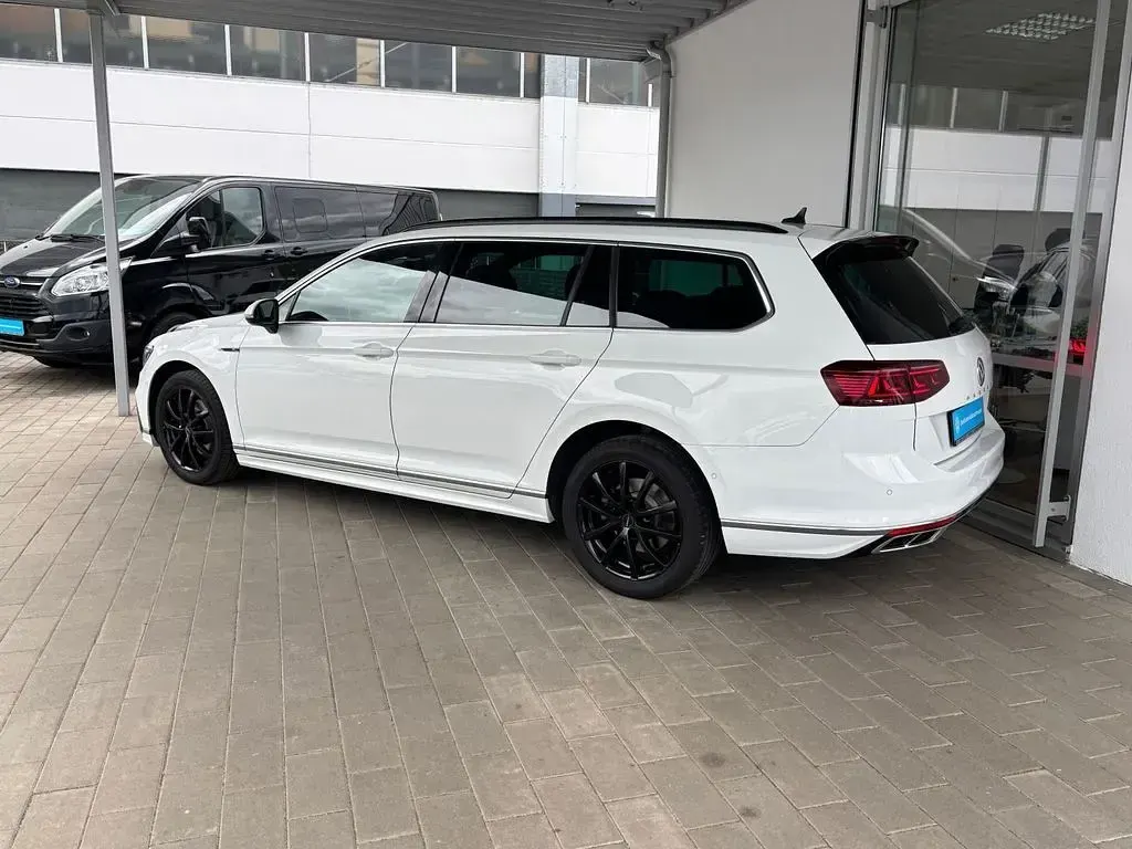 Gebraucht VW Passat Business 150 PS (110 kW) 2020 Pure white Kombi