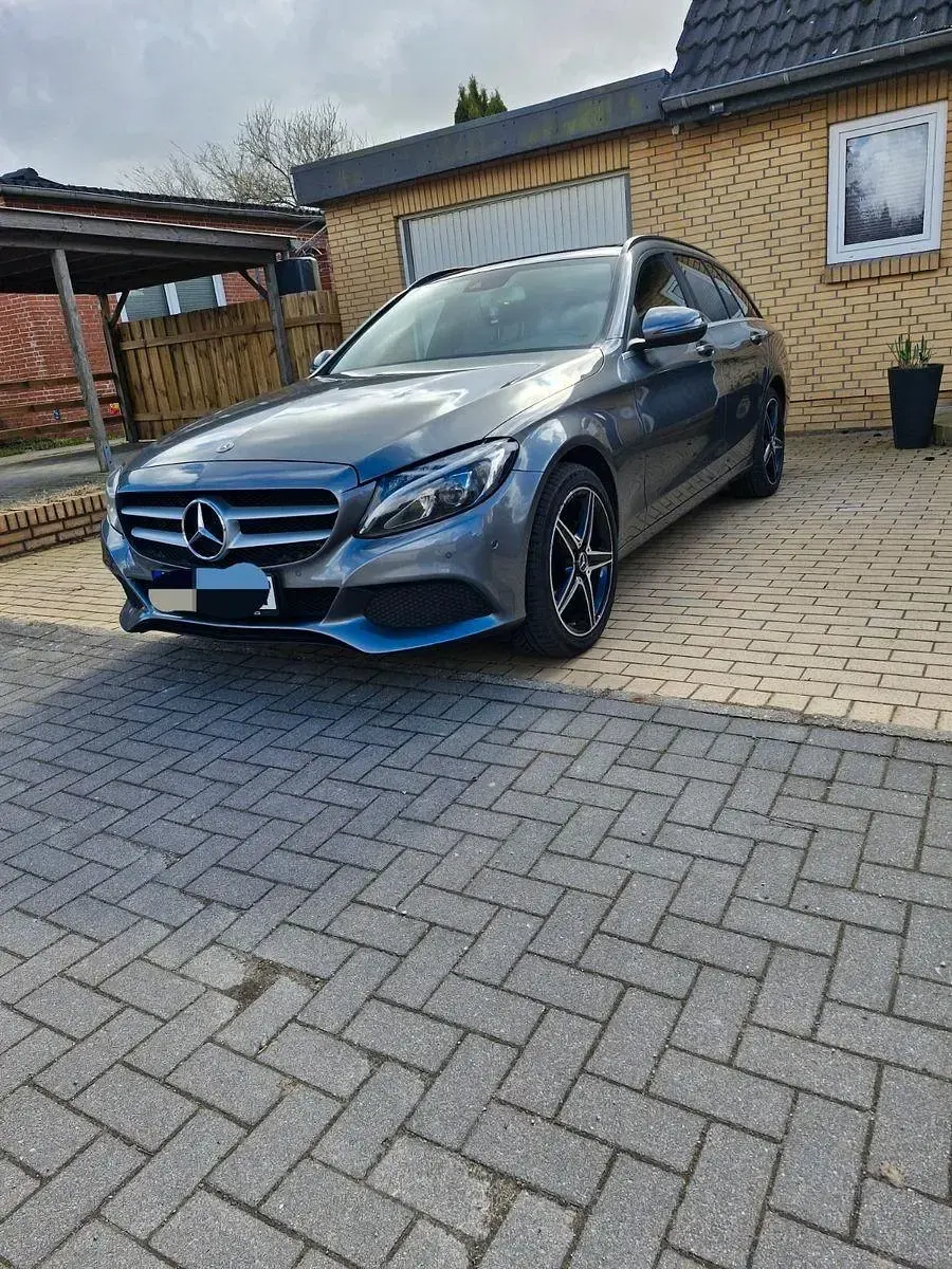 Używany Mercedes C220 170 KM (125 kW) 2017 Szary Sedan/Limuzyna