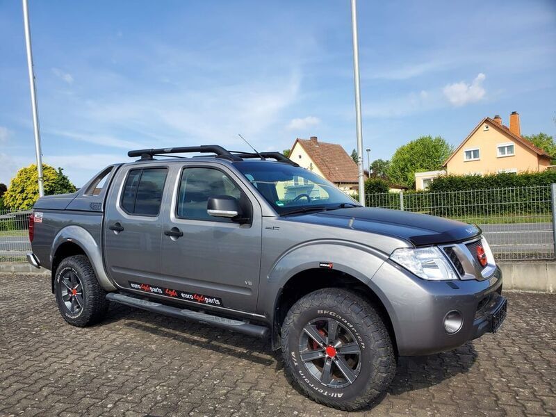 Grau Gebraucht 2016 Nissan Navara Abholung | 21.500 € (Guter Preis) - Bild 1/4