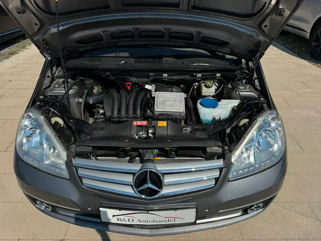Gebraucht Mercedes A200 136 PS (100 kW) 2009 Grau Limousine