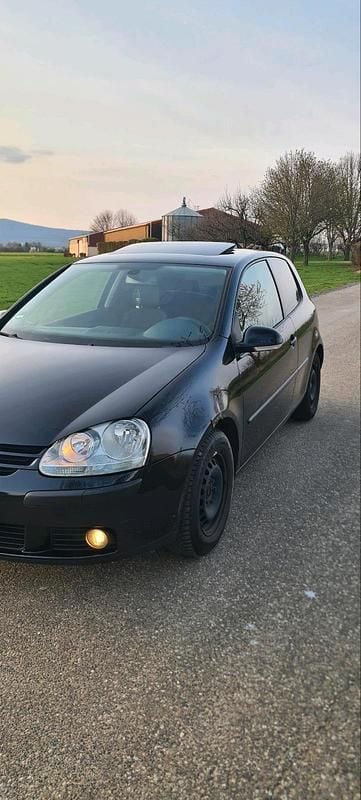 Gebraucht VW Golf V 115 PS (84 kW) 2004 Schwarz Kleinwagen
