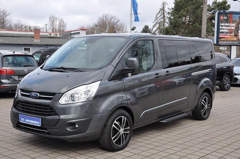 Gebraucht Ford Tourneo Titanium 131 PS (96 kW) 2017 Grau Van / Kleinbus